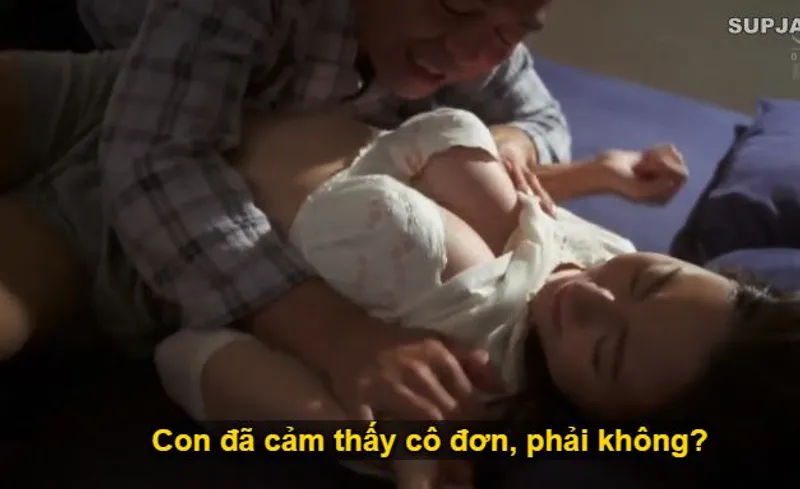 Nhìn con trai mải miết lao đầu vào việc khiến bồ nhí nó cô quạnh, ông bố chồng liều lĩnh đè con dâu ra nắc.